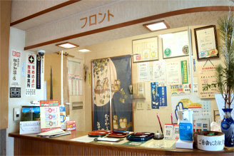 受付にパーテーション設置